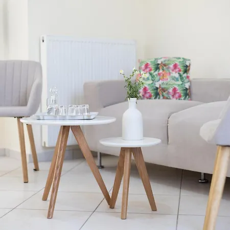 With Heated Rooftop Pool Апартаменты