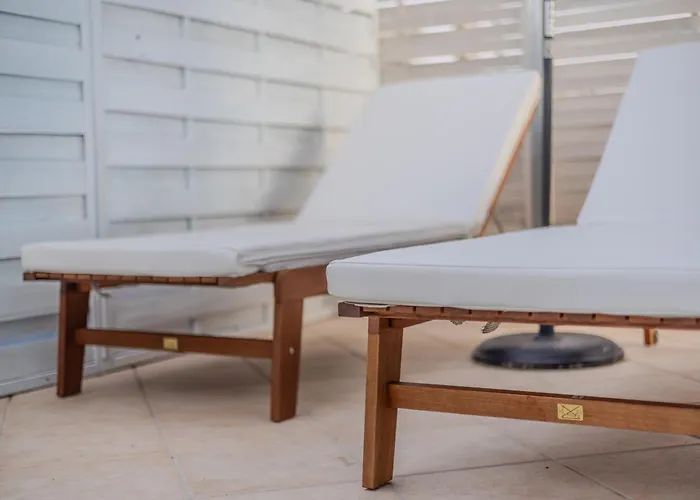 Apartment With Heated Rooftop Pool *