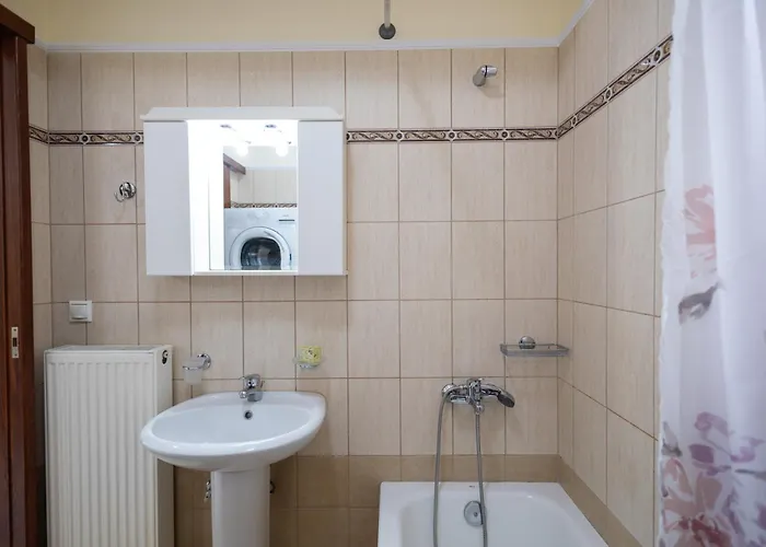 Apartment With Heated Rooftop Pool *