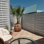 Апартаменти With Heated Rooftop Pool *