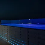 With Heated Rooftop Pool Апартаменти *
