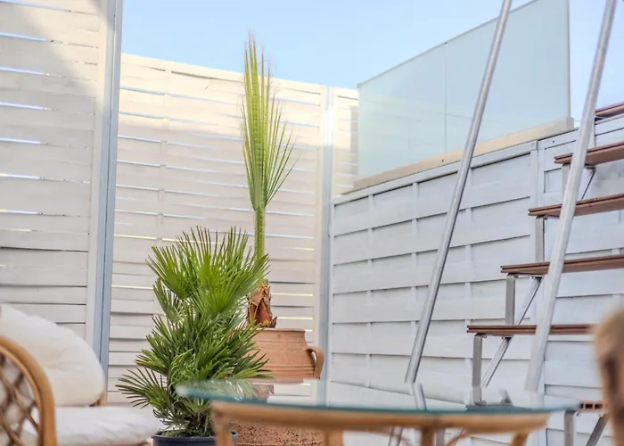 With Heated Rooftop Pool Апартаменты *